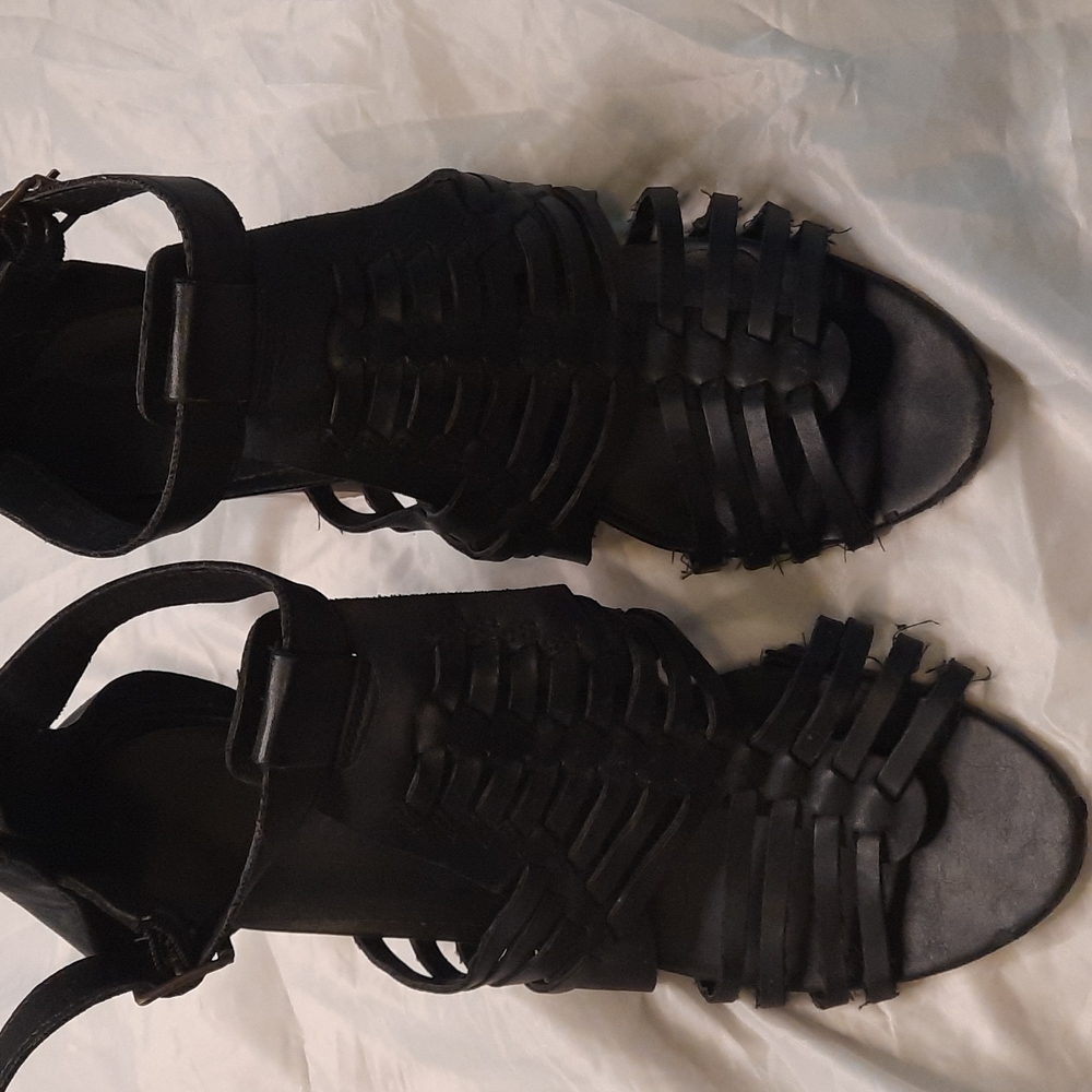 American Eagle heels size 8